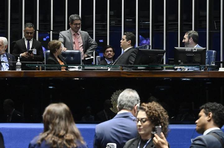 Senado aprova MP da renovação automática da CNH para bons condutores