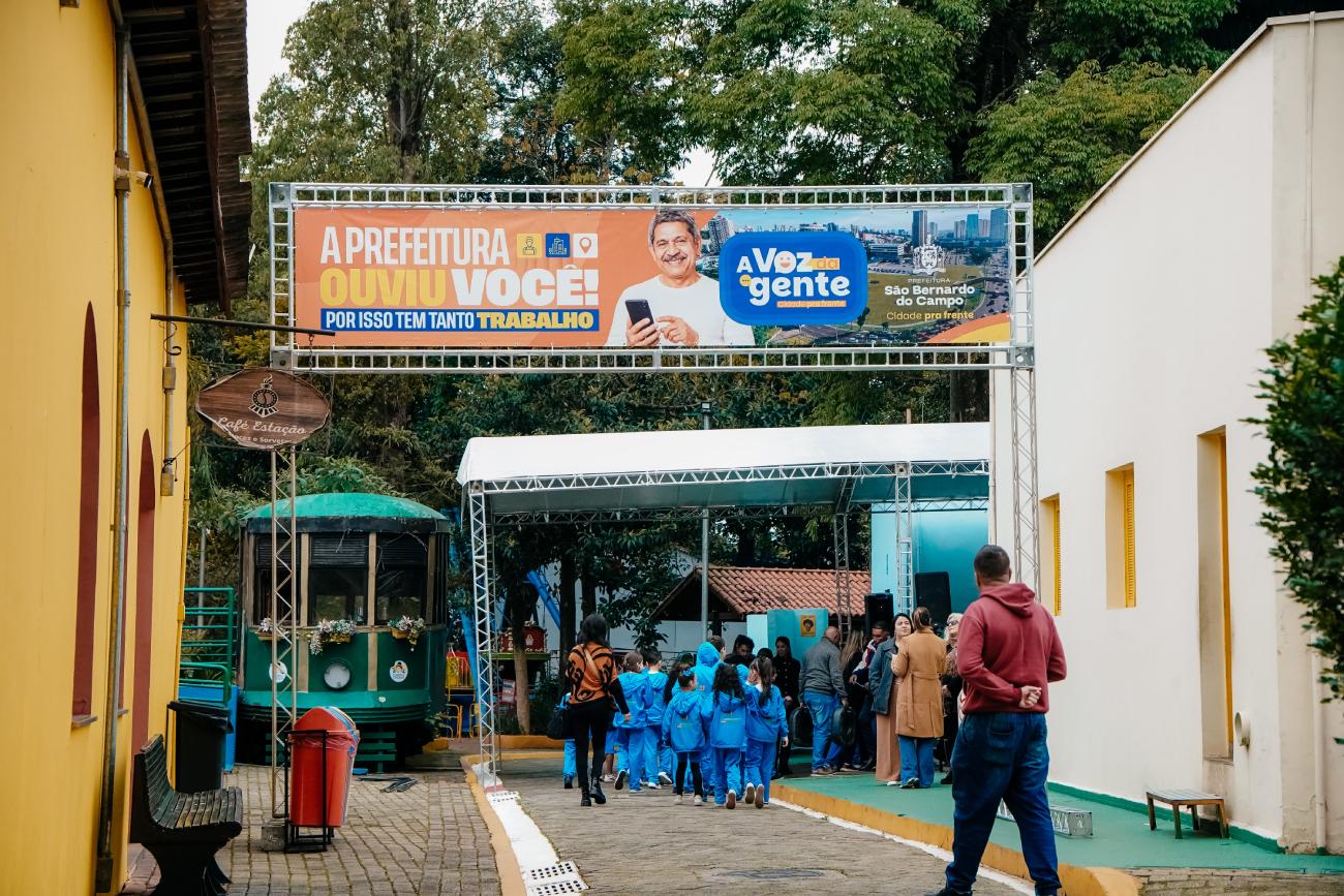 Programa criado para fortalecer a participação popular na construção do planejamento municipal colocou, pela primeira vez na cidade, crianças frente a frente com prefeitos e secretários para apresentar demandas