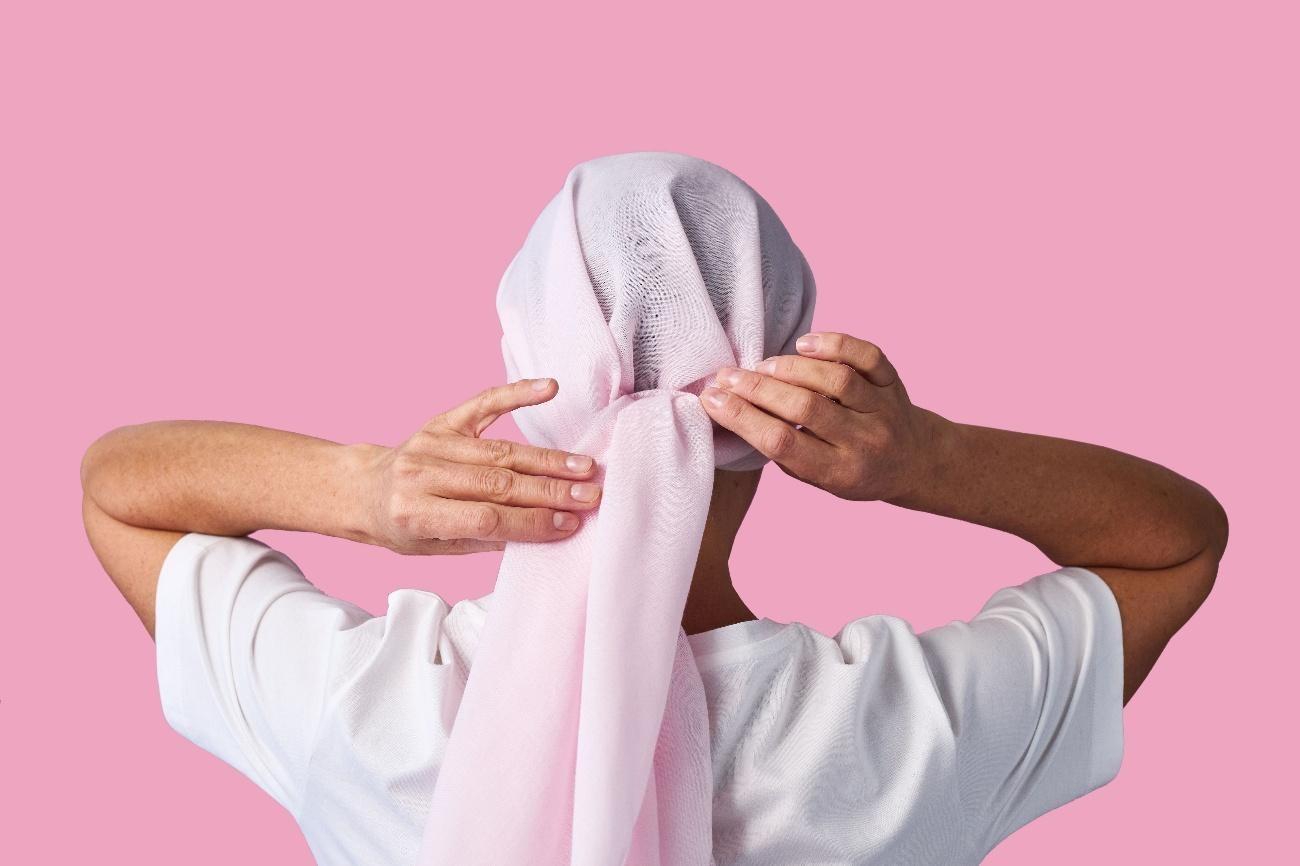 Shopping Metrópole arrecada lenços para mulheres em tratamento contra o câncer durante o Outubro Rosa 