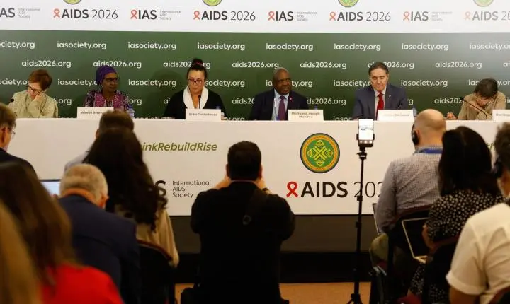 Infecções e mortes por HIV caem, mas falta de recursos ameaça avanços