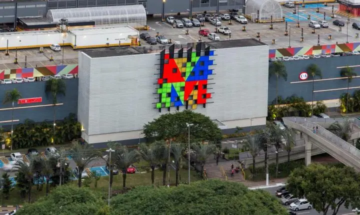 Última chance para completar o álbum da Copa: espaço para troca de figurinhas segue no Shopping Metrópole até 31/07  